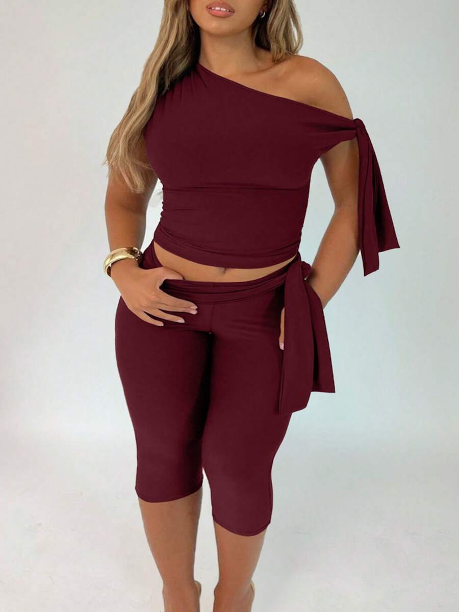 Bộ đồ hai mảnh dành cho nữ mùa xuân hè cỡ lớn: áo tank top buộc dây và quần legging cạp cao, kiểu dáng ôm sát, gợi cảm và thanh lịch. - Màu Đỏ Sâu - Xem 1