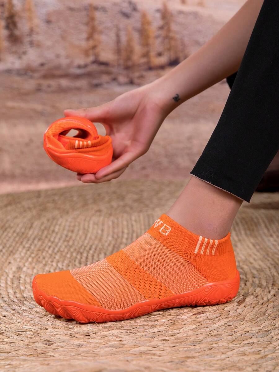 ZVB Couples Water Shoes For Bare Foot Lovers, Soft Bottom Women Beach Shoes Suitable For Swimming, Diving, Fishing, Outdoor Quick Dry Summer Sandals, Non-Slip And Breathable Water Shoes - 橘色 - 查看 1