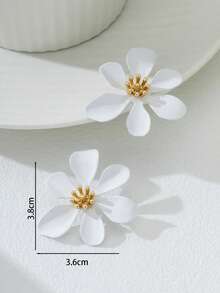 1 Pair Fashion White Flower Spray Paint Earrings, Suitable For Women To Wear On Vacation/Daily/Dating/Travel - White - View 6