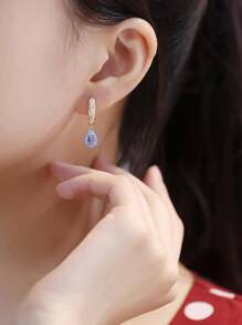 1 pieza Pendientes de gota de cristal azul falso con baño de plata, diseño original, joyería elegante y lujosa adecuada para damas, uso diario, vacaciones, fiestas, regalo sorpresa para la novia