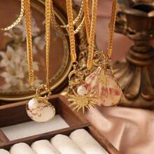 1pc Stainless Steel 18K Plated Pearl Shell Pendant Necklace For Women, Fashionable Ocean Style Suitable For Beach Party, Dates