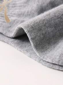 Pacote com 1 par de meias infantis primavera e verão, meias respiráveis de cor sólida com laço decorativo, série clássica preta/branca/cinza, moda, meias versáteis e macias para a pele, para uso diário, presente, volta às aulas