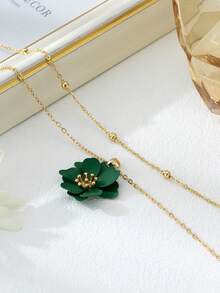 1 chiếc vòng cổ nhiều lớp hình hoa 5 lá bất đối xứng màu xanh lá cây, phong cách kỳ nghỉ hè trên đảo, năng động, tràn đầy năng lượng, thích hợp đeo khi đi du lịch/nghỉ dưỡng/hàng ngày (Sản phẩm này không chống thấm nước, vui lòng cẩn thận khi đeo và tháo ra khi đi bơi hoặc tắm. Chuỗi hạt được làm thủ công, số lượng hạt ngẫu nhiên và chiều dài cố định là chủ yếu) - màu xanh lá - Xem 4