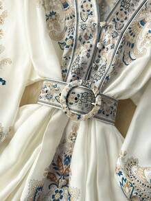 Damska krótka sukienka z długim rękawem, modna sukienka w stylu boho z dekoltem w serek i nadrukiem na dole, zapinana na ozdobne guziki, jesienno-zimowa odzież turystyczna, krótka spódnica