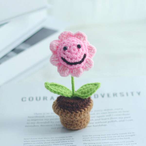 1pc/2pcs/5pcs Handmade Crochet Pink Smiling Face Potted Plant Decor, Indoor Decoration, Desk & Car Accessories, Artificial Ornaments, Spring/Summer Decor, Party, Wedding, Home, Thanksgiving, Graduation, Birthday Gift, Party Favor