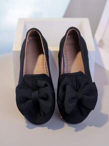 Sepatu Putri Warna Polos untuk Anak Perempuan, Sepatu Anak dengan Dekorasi Pita Besar, Sepatu Datar Modis dan Serbaguna Cocok untuk Musim Semi, Musim Gugur, dan Perjalanan Luar Ruangan - Hitam - View 2