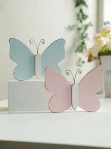 1pc Of Cute And Delicate Butterfly Theme Decorative Ornaments. These Butterflies Have Rich Colors, And Each Butterfly Is Equipped With Delicate Curled Antennae, Exuding A Simple And Charming Atmosphere. It Is Suitable For Nature Lovers And People Who Like Sweet Style Decorations. It Is Perfect For Display On Shelves, Desks Or Windowsills, Adding A Touch Of Natural Beauty And Sophistication To Any Space