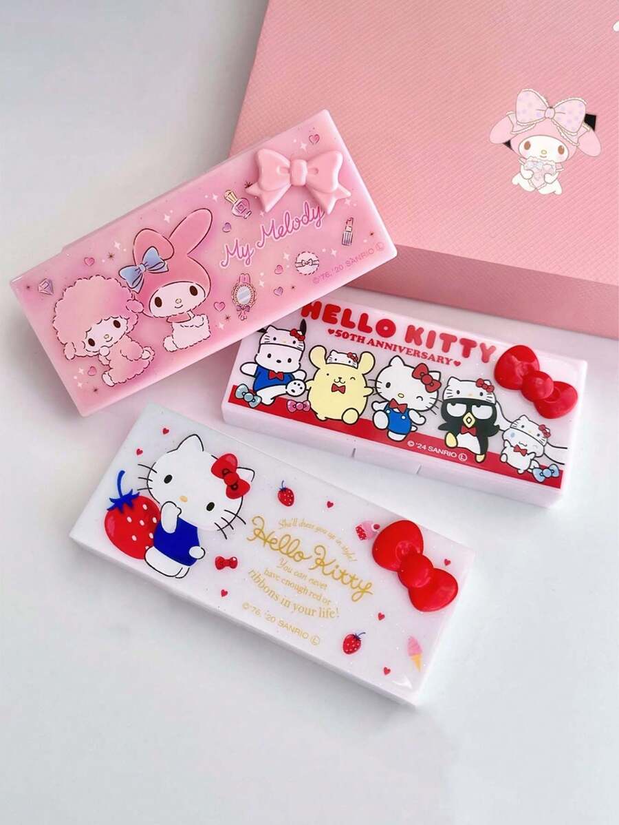 Sanrio 1 Pieza Caja de almacenamiento de tamaño pequeño con personajes de dibujos animados Sanrio Kawaii Hello Kitty, My Melody, Cinnamoroll, Kuromi, Gato Kitty, regalo portátil de sobremesa (Algunas partes pueden ser aleatorias)