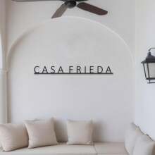 Targa personalizzata in metallo con nome della casa, targa per la casa da esterno, cartelli da casa tradizionali, regalo di inaugurazione della casa, targa in metallo "Casa", targa con nome della casa, multifunzione, durevole, ornamentale, riutilizzabile, raffinata, elegante, di alta qualità, colorata, moderna, personalizzata, unica, per casa, giardino, ufficio, per anniversari, San Valentino, festa della mamma, compleanni, festa del papà, laurea, matrimoni, inaugurazione casa, decorazione per la casa