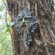 1pc Rustic Resin Green Man Sculpture - Outdoor Tree Spirit Beard Angel Wall Hanging Decor For Garden & Home, Thanksgiving & Christmas Special Gift For Mom, No Power Needed