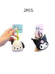 Sanrio 1/2 pezzi Accessori per borsa da viaggio a forma di personaggio Ciao Kitty Kawaii in silicone, per Kuromi My Melody Cinnamoroll Pompom Purin e Pochacco - Design durevole, resistente all'acqua e facile da pulire