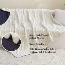 1pc Waterproof Flannel Blanket, Soft & Skin-Friendly, Multifunctional Couple & Pet Blanket, Suitable For All Seasons, Bedroom & Living Room - Navy Blue - View 9