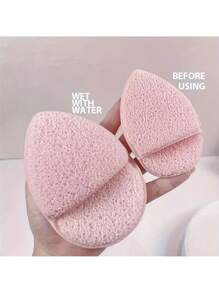 Ensemble de sept pièces d'outils de lavage du visage et de soins de la peau : bandeau de lavage du visage, strap de poignet, brosse de lavage du visage en silicone à double face, brosse de nettoyage d'ourson, éponge de nettoyage du visage, grand sac de rangement imperméable. Un outil de beauté tout-en-un.