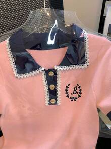 Blusa de manga corta con cuello polo bordado y bloques de color - Rosa Pálido - Ver 3