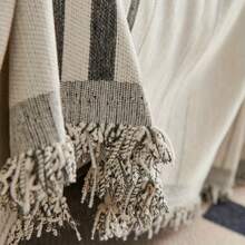 Entrega local - Manta versátil para sofá, para sofás, sofás cama, con franjas simples de chenilla, cubre sofás con borlas para sofás grandes - Gris - Ver 4