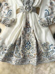 Damska krótka sukienka z długim rękawem, modna sukienka w stylu boho z dekoltem w serek i nadrukiem na dole, zapinana na ozdobne guziki, jesienno-zimowa odzież turystyczna, krótka spódnica