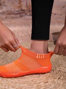 ZVB Couples Water Shoes For Bare Foot Lovers, Soft Bottom Women Beach Shoes Suitable For Swimming, Diving, Fishing, Outdoor Quick Dry Summer Sandals, Non-Slip And Breathable Water Shoes - 橘色 - 查看 9