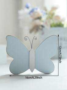 1pc Of Cute And Delicate Butterfly Theme Decorative Ornaments. These Butterflies Have Rich Colors, And Each Butterfly Is Equipped With Delicate Curled Antennae, Exuding A Simple And Charming Atmosphere. It Is Suitable For Nature Lovers And People Who Like Sweet Style Decorations. It Is Perfect For Display On Shelves, Desks Or Windowsills, Adding A Touch Of Natural Beauty And Sophistication To Any Space