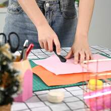 Pack de 2 coupe-papier cadeaux avec 5 lames de rechange, couteau de sûreté, couteau pour couper le papier, le papier aluminium et l'emballage, en noir