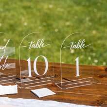 Support de numéro de table en forme d'arche en acrylique, numéro de table de réception de mariage de 10*15 cm avec support et panneau principal, convient pour anniversaire, événement, fête, dîner de mariage, décoration de table. Cadeaux d'anniversaire d'été, fournitures scolaires, décoration de chambre