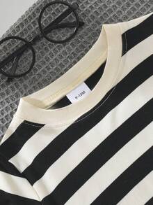 男婴条纹圆领T恤和破洞牛仔短裤套装 - 白色 - 查看 3