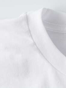 THAT Graphic Cotton Tee For Women - Casual Crew Neck Short Sleeve T-Shirt With Bold Geometric Lettering, Breathable & Soft White Top For Spring/Summer Casual Attire, Summer Tshirt, Semitransparent Material - 白色 - 查看 4