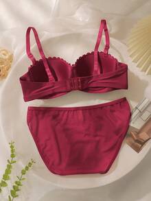 مجموعة سوتيان وسروال داخلي مطرزة بفيونكة للنساء - احمر وردي اللون - مشاهدة 2