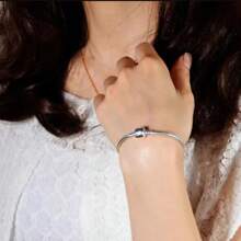 1 pieza Brazalete de aleación delicado minimalista, brazalete de cadena suave de estilo clásico de serpiente con broche de corazón, regalo unisex para el Día de San Valentín, Año Nuevo, cumpleaños
