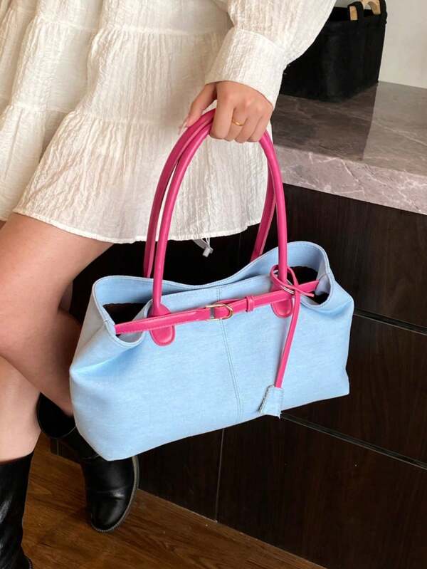 1 قطعة حقيبة قماش جينز ذات لون أحادي متعددة الأغراض للتنقل ، مع حلية ديكورية، حقيبة كتف مناسبة للنساء للارتداء اليومي والمناسبات الرياضية والتسوق