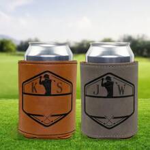 1 Stück personalisierter PU-Leder Getränkedosen-Kühler, gravierter Bierdosen-Halter, Flaschenhalter, Geschenke für Trauzeugen, Hochzeitsparty-Gastgeschenke, Geburtstag, Vatertags-Geschenke für Männer, Einweihungsgeschenke