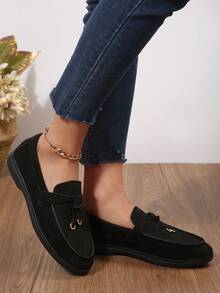 Nuovi mocassini slip-on, scarpe da guida alla moda e morbide con decorazione in metallo, scarpe casual e confortevoli per viaggiare, lavorare, mamme