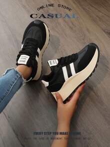 أحذية رياضية كاجوال جديدة ذات أسطح سميكة التنفس، أحذية نسائية موضة صيف/خريف 2025 بنعل منصة مفتول للطلاب