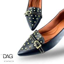 Sapatilha Feminina Bico Fino Preta com Cravos e Fivela - classica, tendencia, elegante, confotavel., ponta fina