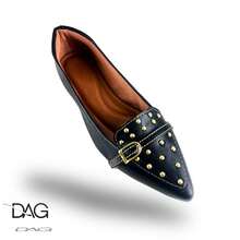 Sapatilha Feminina Bico Fino Preta com Cravos e Fivela - classica, tendencia, elegante, confotavel., ponta fina