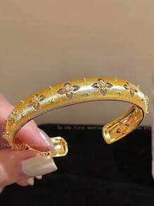 1 pieza Pulsera tipo brazalete vintage con flor de cuatro hojas de circonita para mujeres, estética delicada y lujosa, exclusivo