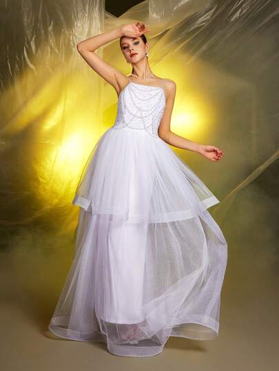 Vit Spaghettibandsklänning med Paljetter och Pärlmönster i Nät med Patchwork