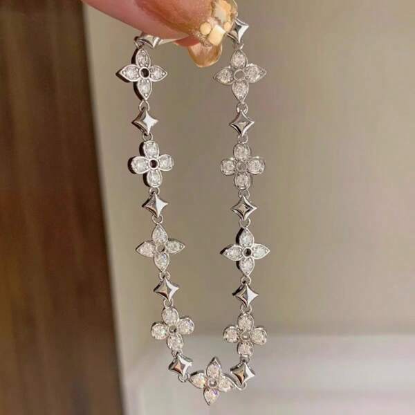 1pc Starlight Clover Bracelet Fashion, Light Luxury, Full Of Diamonds, Four-Leaf Clover Temperament, Hand Jewelry