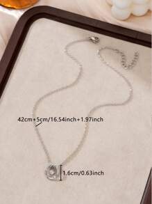 1 Stück elegante Halskette mit kubischen Zirkonia-Hohlanhänger und Edelstahlkette, geeignet für Damen Alltag, Dates, Partys, ein großartiges Muttertagsgeschenk