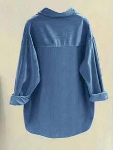 女士时尚涤纶翻领长袖落肩灯芯绒休闲衬衫，不对称下摆带纽扣细节