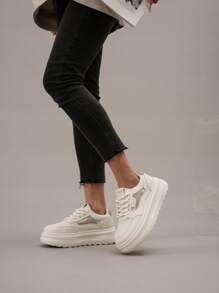 Thick Sole White Sneakers, Mesh Upper, Versatile & Lightweight For Summer 2025, New Popular Women's Soft Sole Breathable Comfortable Casual Shoes, Hollow Out Fashion Sports Shoes, Anti-Slip, Petite, Korean Ins Style