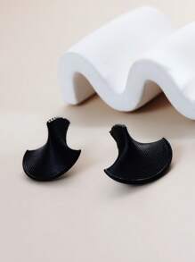 1pair Seashell Shaped Earrings For Women, High Fashion Wave & Feather Fan Shaped Earrings That Match Any Outfits, Popular In Europe And America