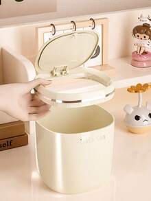 1个带盖迷你垃圾桶，小型桌面垃圾桶，塑料桌面垃圾桶，旋转盖设计防止异味泄漏，可用于存放果皮和纸屑，保持桌面整洁，适用于浴室、家庭办公桌、咖啡桌、办公室、客厅、书房等场所。 - 彩色 - 查看 7