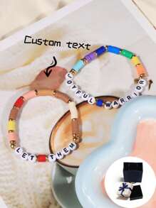 Ensemble de bracelets personnalisés, bracelets d'amitié en poterie souple et colorée faits à la main, avec perles de lettrage. Nom, slogan, emplacement, titre d'album, produits dérivés de concerts, convient pour les anniversaires, la Saint-Valentin, les célébrations d'anniversaire, cadeau pour petites amies, amis