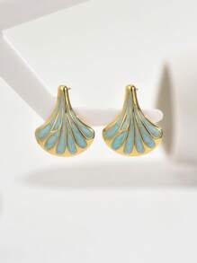 1 Pair Elegant Light Blue Fan Shaped Earrings With Luxurious Gold Trim, Graceful And Unique Design Suitable For Any Occasion