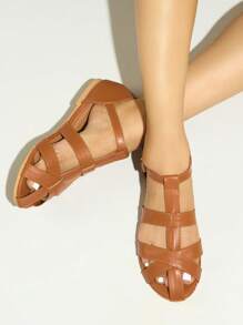 Nuevas sandalias romanas planas para mujer para exteriores, sandalias de mujer con decoración metálica en marrón, de punta redonda, de suela gruesa antideslizante, de varios tamaños, sandalias casuales, de paseo, de fiesta, bohemias y elegantes con hebilla para mujer