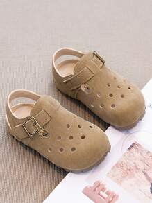 1 Pair New Summer Girls Solid Color Flat Sandals, Retro Chic Roman Strap Decor, Perforated Design, Breathable & Comfortable For Girls Aged 3-12 To Go Out Shopping Or Parties