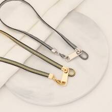 Collar con cremallera de diseño único y personalizado, apto para uso diario