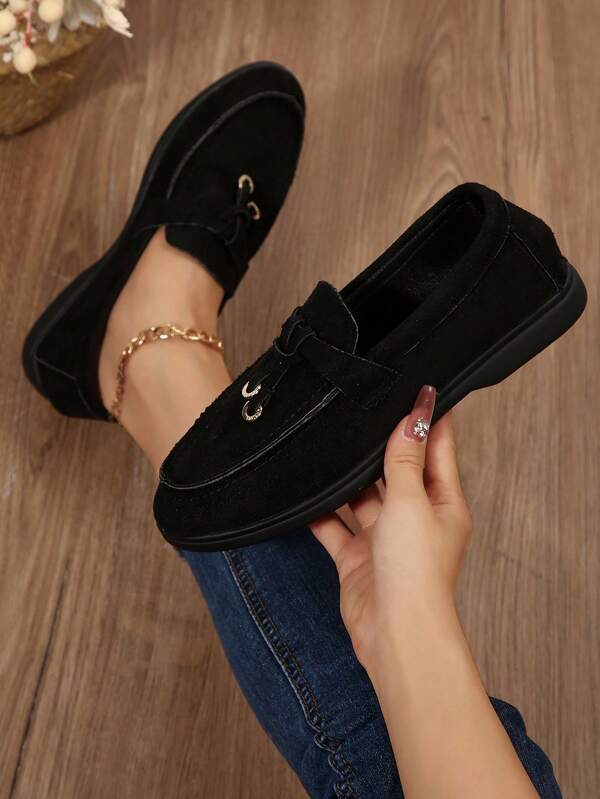 Nuovi mocassini slip-on, scarpe da guida alla moda e morbide con decorazione in metallo, scarpe casual e confortevoli per viaggiare, lavorare, mamme