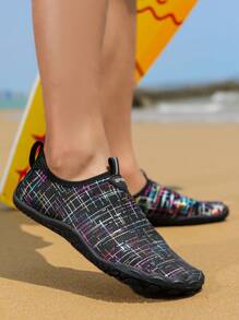Leichte schnelltrocknende Wasserschuhe für Damen - atmungsaktives Mesh-Gewebe, geeignet für Strand, Bäche, Schwimmen, Tauchen, Bootfahren, Surfen und Yoga - Gummisohle, bequem für alle Jahreszeiten, lässige Wassersport-Bekleidung, Fitnessschuhe für drinnen, leicht