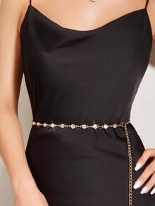 A Summer Metallic Belt With A Diamond - Studded Circle - Gold - View 2